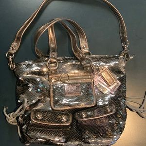 Coach poppy sequin purse in silver!!!